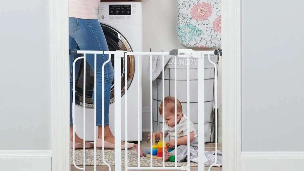 Regalo Safety 29-38.5" Baby Gate for Doorways & Bottom of Stairs: A Simple Solution for Child and Pet Safety